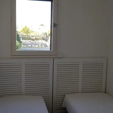Appartement-marina Climatise 4 Couchages Avec Piscine Apartmán *