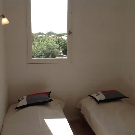 Appartement-marina Climatise 4 Couchages Avec Piscine *