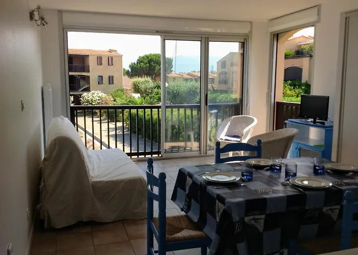 Appartement-marina Climatise 4 Couchages Avec Piscine *